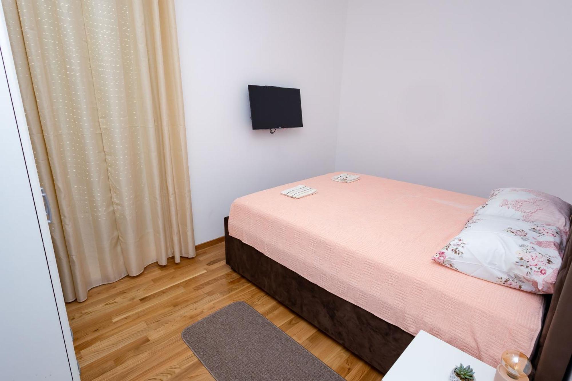 Apartamento Elegant Escape Podgorica Exterior foto